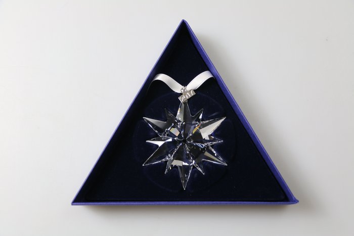 2017 swarovski christmas ornament